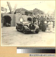 藏品(勝利紀念日出凱旋門巡行市區)的圖片